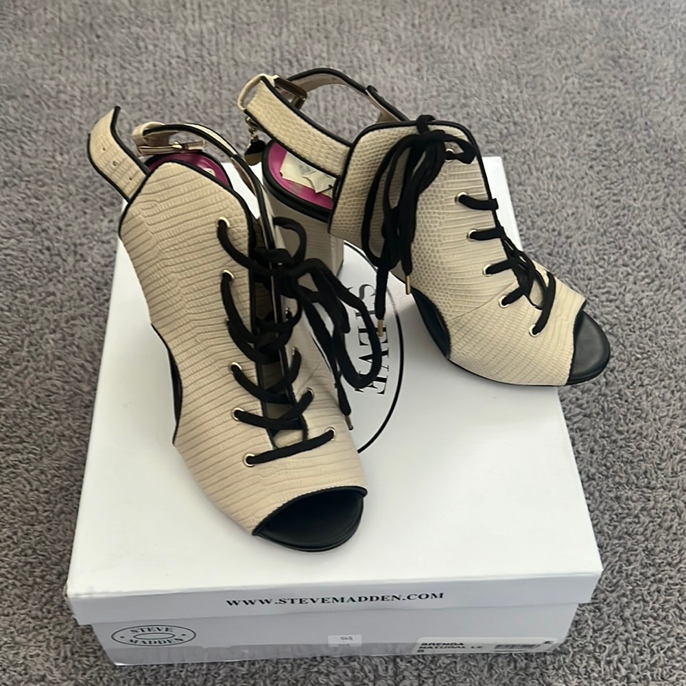 Steve Madden laced up open toe booties